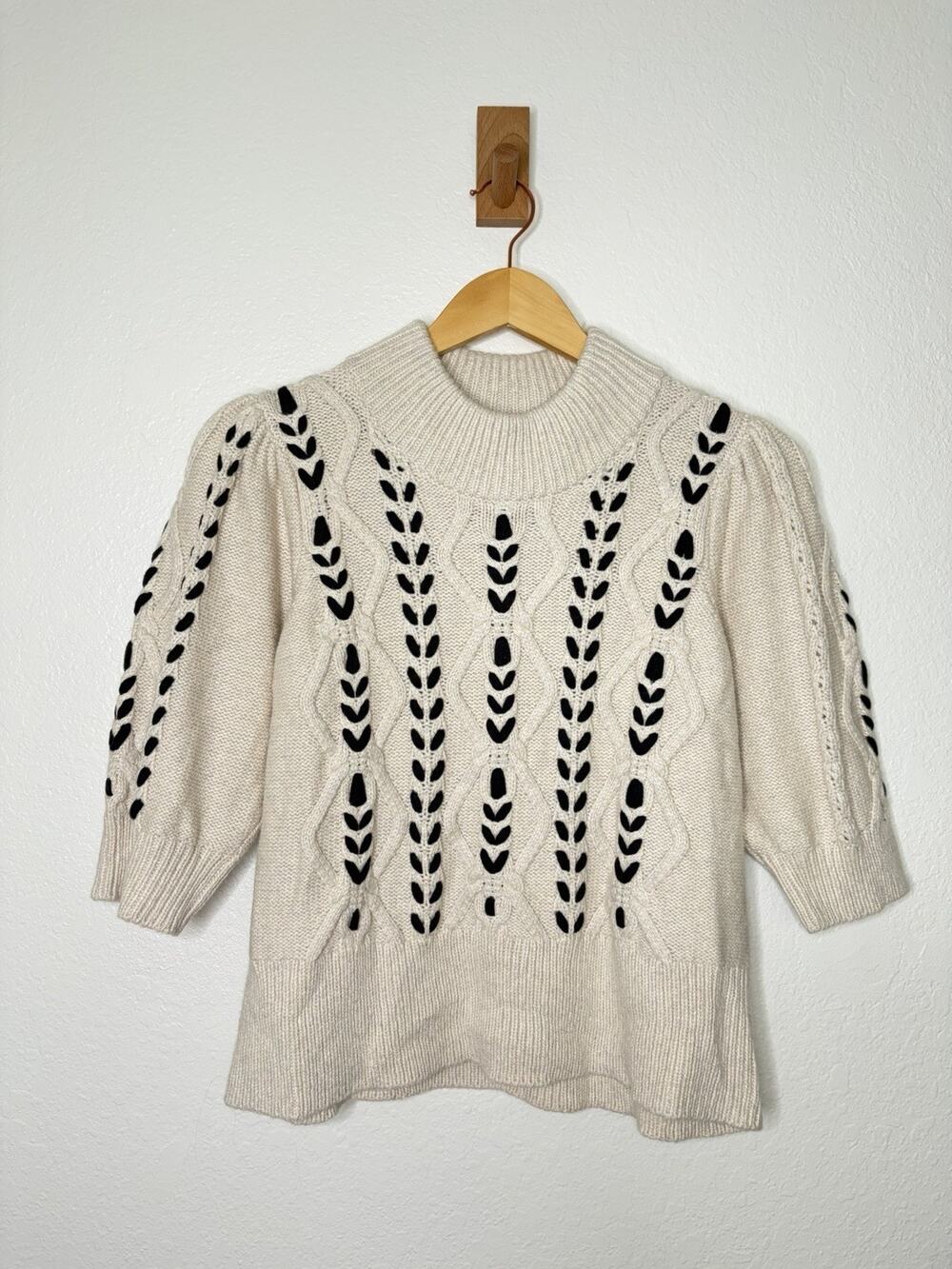 Rails Addy Cable Knit Sweater in Oatmeal Navy Size Medium Modern Heritage French
